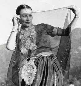 swami-radha-india-veil